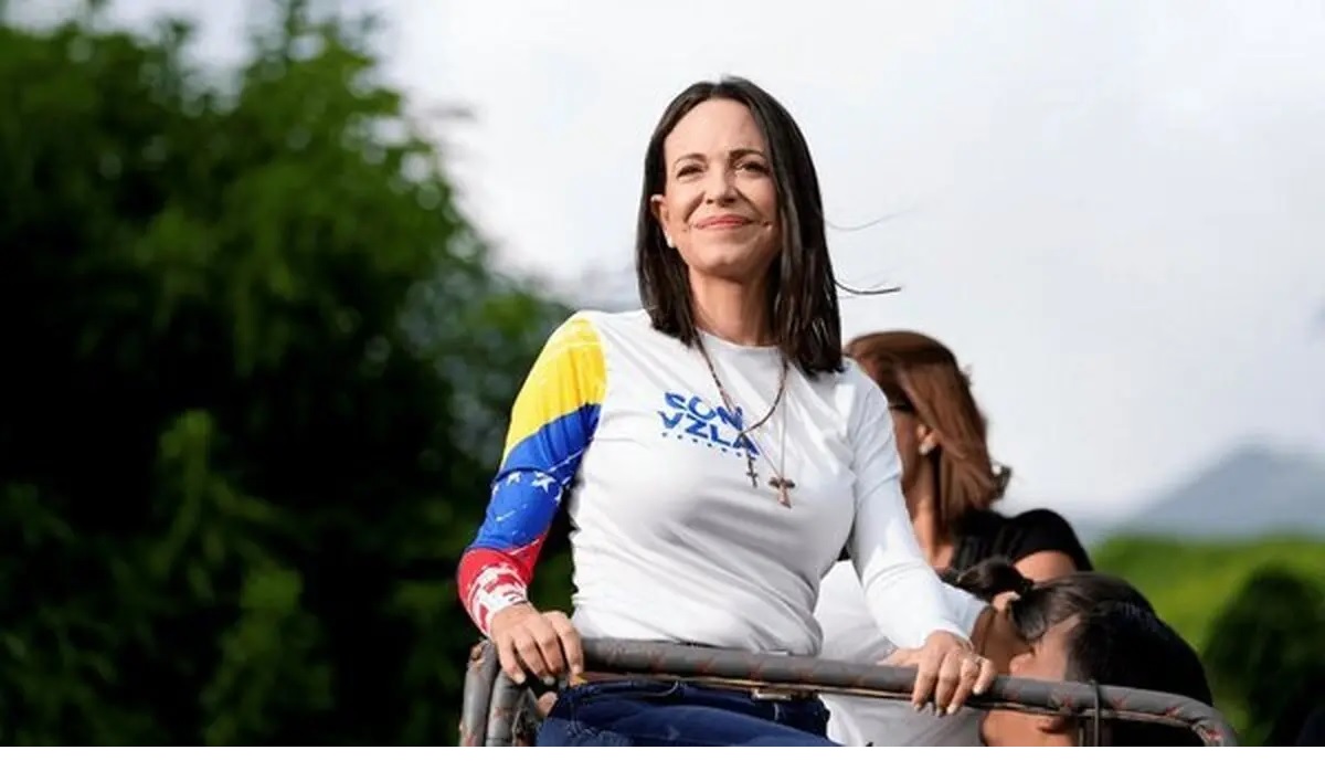 برنده صلح نوبل جایزه‌اش را به ترامپ تقدیم کرد/ ترامپ: ماچادو جایزه‌اش را به من داد! من در این مسیر به او کمک کرده‌ام/ واکنش‌ها در ایران